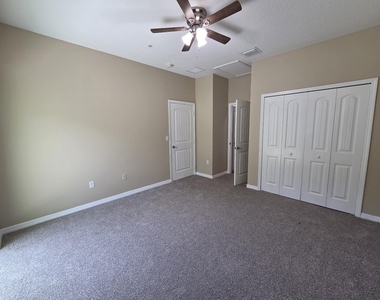 4704 Villas Santorini Drive - Photo Thumbnail 11