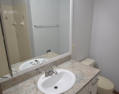 1102 Sw Hibiscus Street - Photo Thumbnail 7