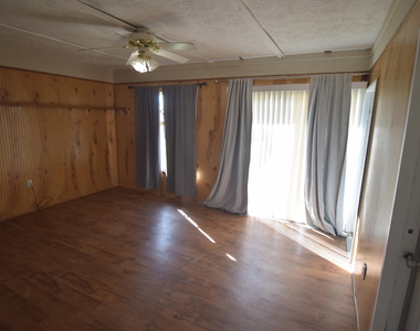 1102 Sw Hibiscus Street - Photo Thumbnail 5