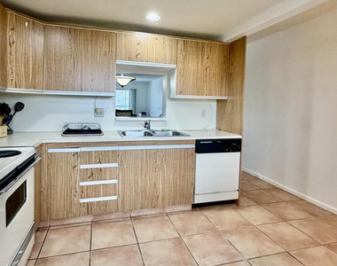 2101 Lucaya Bend - Photo Thumbnail 4