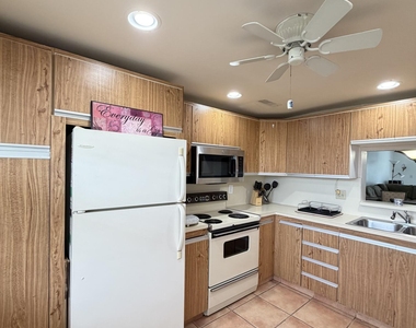 2101 Lucaya Bend - Photo Thumbnail 5
