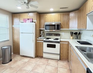 2101 Lucaya Bend - Photo Thumbnail 3