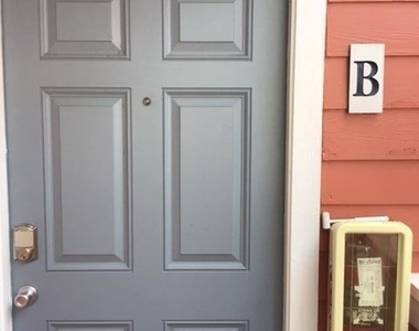 1125 Crystal Way - Photo Thumbnail 5