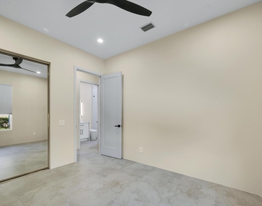 176 Nw Bentley Circle - Photo Thumbnail 21
