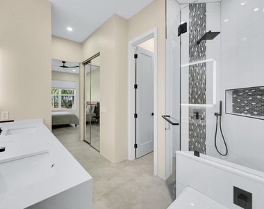 176 Nw Bentley Circle - Photo Thumbnail 17