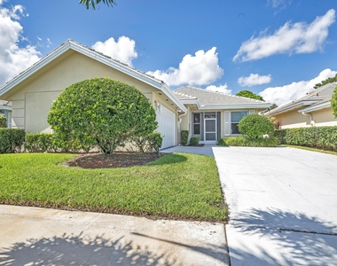 176 Nw Bentley Circle - Photo Thumbnail 2