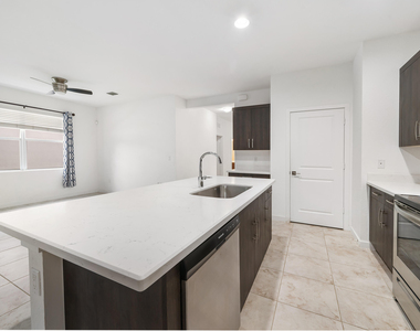 6089 Wildfire Way - Photo Thumbnail 7