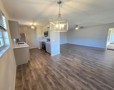 16 Lake Vista Trail - Photo Thumbnail 6