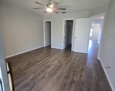 16 Lake Vista Trail - Photo Thumbnail 11