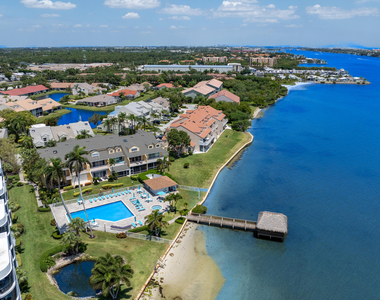 88 N Lakeshore Drive - Photo Thumbnail 60