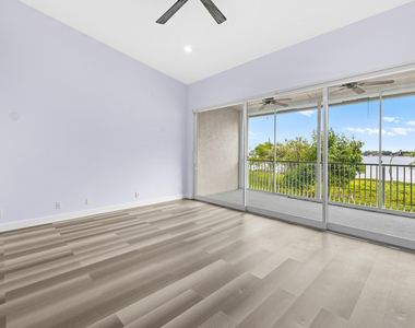 88 N Lakeshore Drive - Photo Thumbnail 15