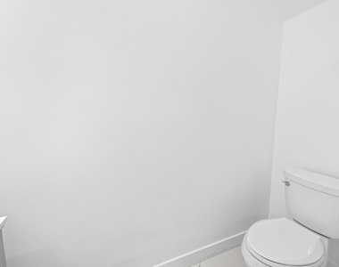 88 N Lakeshore Drive - Photo Thumbnail 30