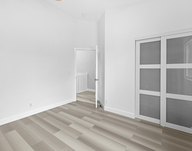 88 N Lakeshore Drive - Photo Thumbnail 24
