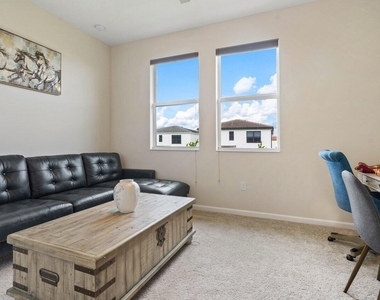 16310 Oakview Drive - Photo Thumbnail 10