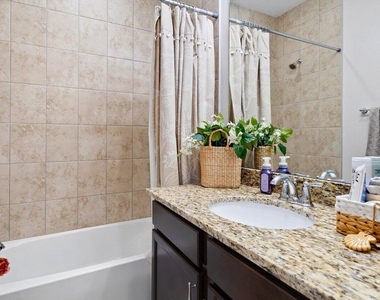16310 Oakview Drive - Photo Thumbnail 16