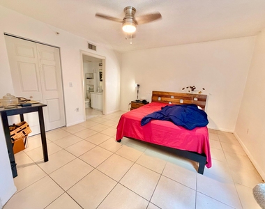 9511 Weldon Circle - Photo Thumbnail 13