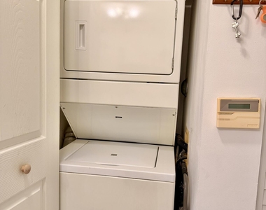 9511 Weldon Circle - Photo Thumbnail 7