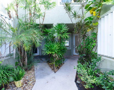88 N Lakeshore Drive - Photo Thumbnail 37
