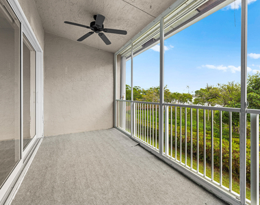 88 N Lakeshore Drive - Photo Thumbnail 20
