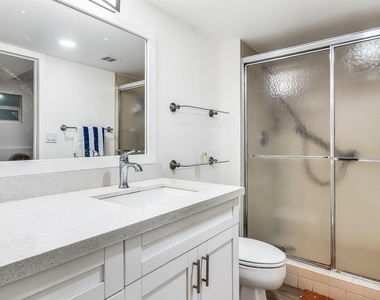 900 Ne 195th Street - Photo Thumbnail 17