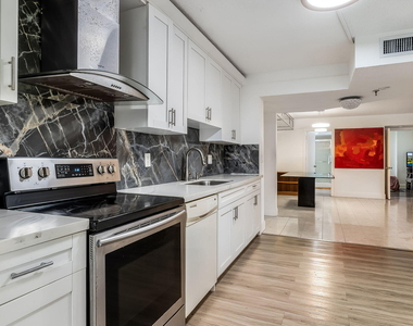 900 Ne 195th Street - Photo Thumbnail 11