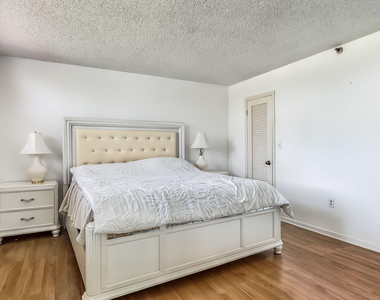 900 Ne 195th Street - Photo Thumbnail 15