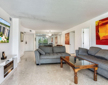 900 Ne 195th Street - Photo Thumbnail 4