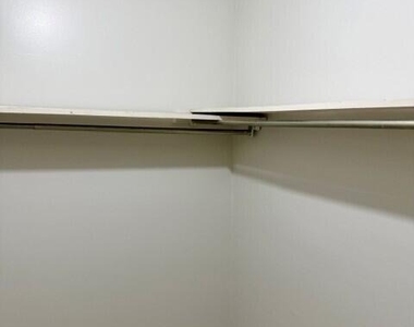 419 N Broadway - Photo Thumbnail 24