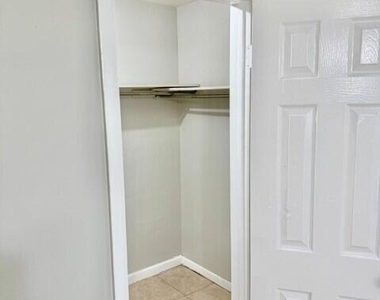 419 N Broadway - Photo Thumbnail 23