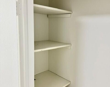 419 N Broadway - Photo Thumbnail 30