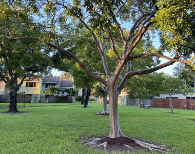 2800 S Oakland Forest Drive - Photo Thumbnail 26