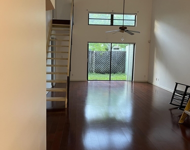 2800 S Oakland Forest Drive - Photo Thumbnail 6