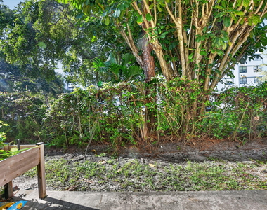 2557 Riverside Drive - Photo Thumbnail 33