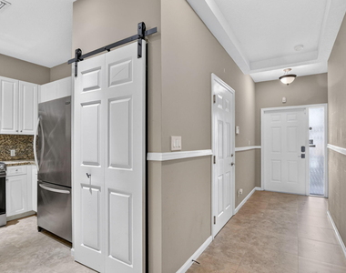 2557 Riverside Drive - Photo Thumbnail 6