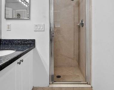 2557 Riverside Drive - Photo Thumbnail 25