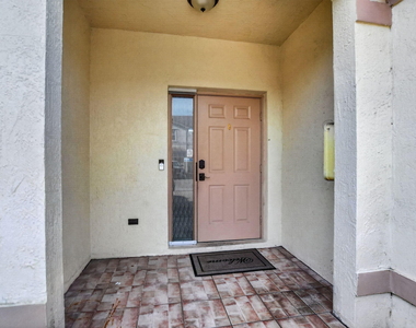 2557 Riverside Drive - Photo Thumbnail 3