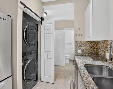 2557 Riverside Drive - Photo Thumbnail 17