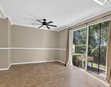 2557 Riverside Drive - Photo Thumbnail 13