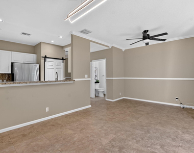 2557 Riverside Drive - Photo Thumbnail 12