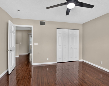 2557 Riverside Drive - Photo Thumbnail 22