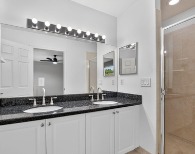 2557 Riverside Drive - Photo Thumbnail 23