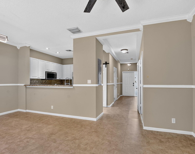 2557 Riverside Drive - Photo Thumbnail 11