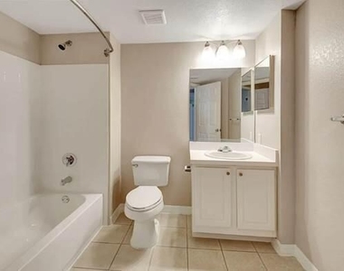 15155 Michelangelo Boulevard - Photo Thumbnail 17