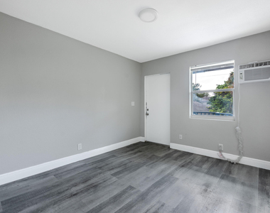 515 N Sapodilla Avenue - Photo Thumbnail 6