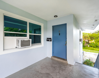 515 N Sapodilla Avenue - Photo Thumbnail 14