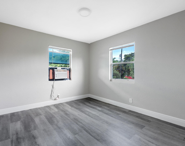 515 N Sapodilla Avenue - Photo Thumbnail 9