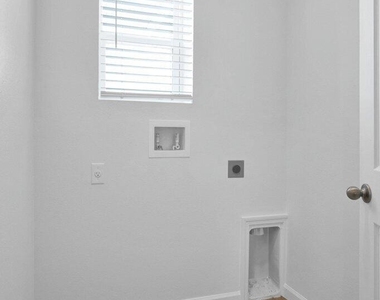 12341 Nettuno Way - Photo Thumbnail 33