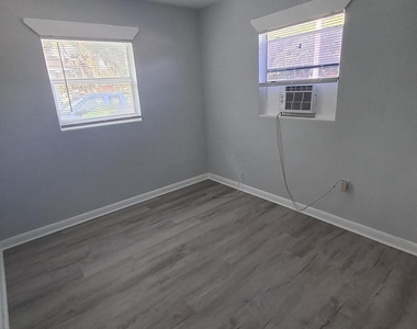 312 Decordre Court - Photo Thumbnail 5