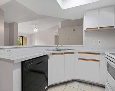 9166 W Atlantic Boulevard - Photo Thumbnail 5