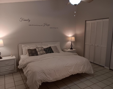 1507 Hawthorne Place - Photo Thumbnail 4
